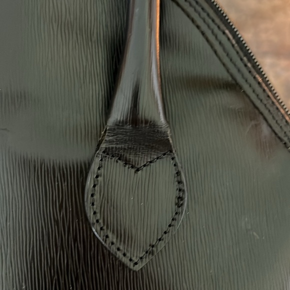 Nina Ricci Handbag - Picture 11 of 13